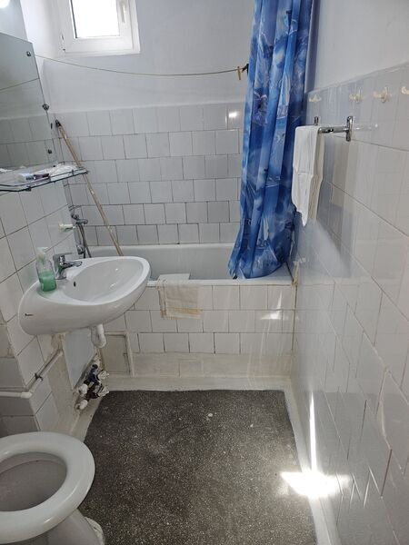 Berceni, Emil Racovita, particular 2 camere etaj 4/10 - decomandat, cf. 1.