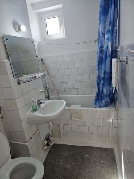 Berceni, Emil Racovita, particular 2 camere etaj 4/10 - decomandat, cf. 1.