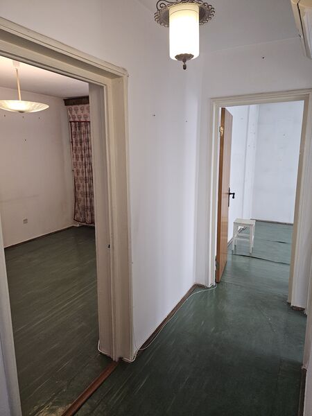 Berceni, Emil Racovita, particular 2 camere etaj 4/10 - decomandat, cf. 1.