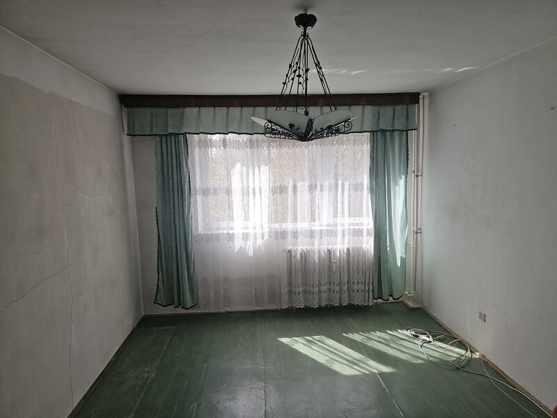 Berceni, Emil Racovita, particular 2 camere etaj 4/10 - decomandat, cf. 1.